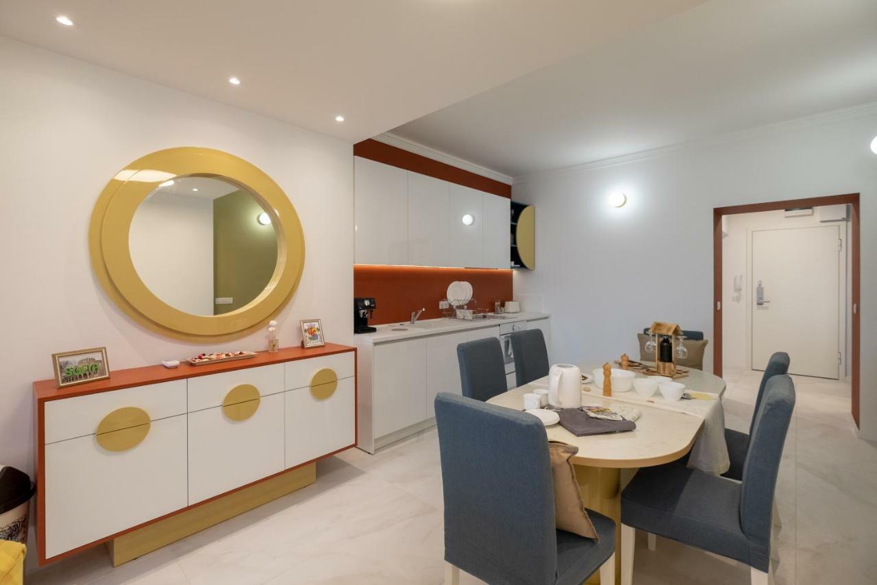 Vitosha Blvd 3-Bedroom, 2-Bathroom Lux Suite Sofia Exterior photo